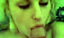 Смотри, как блондинку 18+ ебут в лицо, а потом жестко проникают!