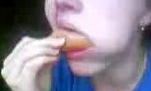 Hey, this hot amateur diva loves fingering her juicy twat on the sofa! 😍