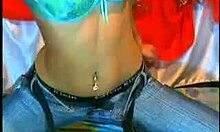 alicia shows outfits on webcam 😊