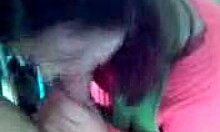 สาวน่ารักอายุ 18+ ดูดควยแข็งของแฟนในที่สาธารณะ