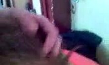 สาวน่ารักอายุ 18+ ดูดควยแข็งของแฟนในที่สาธารณะ