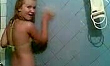 gorgeous amateur teen takes hot shower