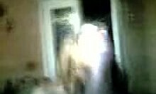 Jeg er vild med at give sjuskede blowjobs til denne smukke russiske hottie