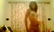 Hot Amateur Babe Dancing!