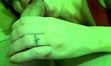 Esposa Dá Boquete Molhado e Acaba com Porra nos Peitinhos Pequenos