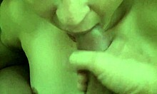 Esposa Dá Boquete Molhado e Acaba com Porra nos Peitinhos Pequenos