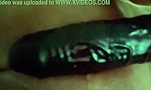 usando brinquedos nos buracos 😈