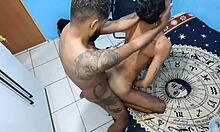 veio tomar banho acabei comendo muito e o puto gozou com meu pau no cuzinho completo no xvideos red