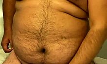 بيتو، تريد الحديث عن ذلك الزب الأشعر الصغير 18+ في POV؟