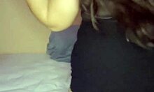 gostosa dançando até ficar nua e gozar com amateurs na parte 1