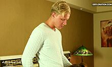 Алиса Мосс трется и лижется крупным планом