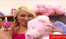 Teen engages in webcam fucking with sexy partner