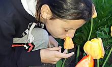 Girlfriend prefers my pussy over tulips - girls fly orgasm