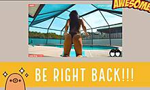 Cute nerdy girl uses toys to masturbate on webcam.