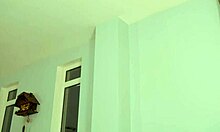 I have a thing for these American MILFs on webcam!