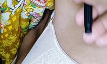 Hot Desi Bhabhi shaving her pussy at home during quarantine, looks so smooth! 😍