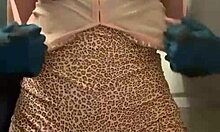 Beautiful mature Brazilian housewife in homemade video