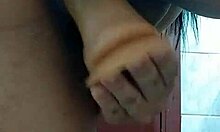 Esposa se masturbando no banheiro