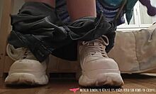 Vends-ta-culotte - Jolie Amatrice Française à Chaussettes Se Touche Jusqu’à l’Orgasme