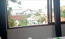 אלי וויקטוריה גרין מוצצות זין למורה במדים לקבלת פנים זרע