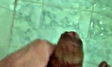 i'm dotado novinho playing in the bath with cute exotic vibes