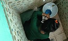 इंडियन गर्ल तबस्सुम बाथरूम में न्यूड