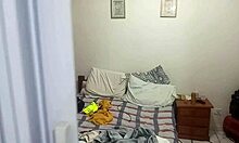 sarah rosa muito gostosa limpando o flat completo no red