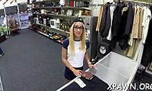 Babe discloses cunt and sucking skills in hardcore fucking