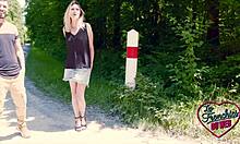 lucille blonde coquine avec un joli petit cul en outdoor amateur scene?