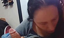 Mi Compañera De Cuarto Fresh Out Of Shower Gives Mind-Blowing Oral