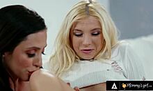 Mommysgirl Ariella Ferrera Wrecks Kenzie Reeves' Pussy With Cunilingus