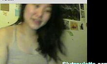 Cute asian twerking on cam