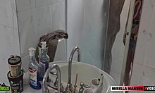 meu vizinho veio tomar banho em casa e n�o resisti aquela rola imensa - caioziikabr