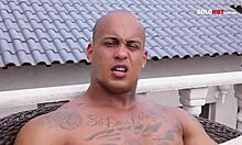 Culturista se corre deliciosamente con polla monstruosa grande