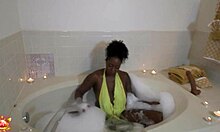 hey giana, keep soaking and stroking that sweet kitty of yours!