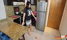 mi linda sobrina convence de su inocencia en full sexo con enorme culo