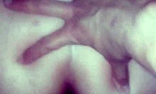 amadora latina casal juntos em atividade caseira