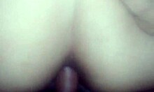 amadora latina casal juntos em atividade caseira