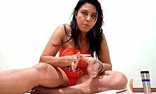 Sarah Rosa Behind the Scenes: Latina Pornstar Shows Big Ass and Tits in Homemade Action