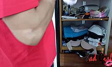 tengo una shobrina cachonda con enorme culo en ropa interior. me pilla y se deja coger duro!