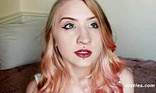 Aurora shakes her ass intensely