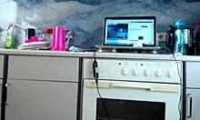 sexydeas shows off her sensational ass in the kitchen for homemade video