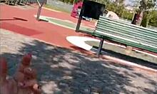 mio marito mi porta parco giochi pompino