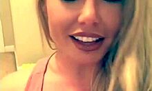 tattooed chick twerks her big sexy ass