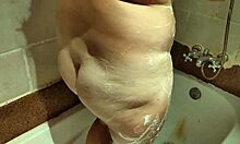 Рисковано духане на балкона в египетски хотел и горещ душ след еякулация.