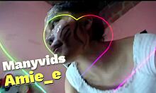 תראו את הזונה הזאת נחנקת מדיפת'רוט עם רוק על הפנים