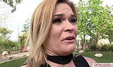 Guy makes blonde housewife squirt outdoors