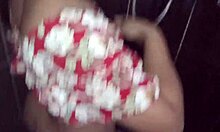 mi vecina se orina en mi baño y aparte hecho todo mi semen en su boca