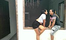 invito a mi amante latina para lamer coños en el motel