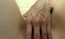 Hot Pretty Girl Wants To Cum With You Now!